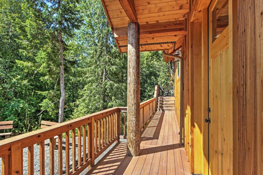 Right Arm Ranch Family Cabin in Port Angeles! - image 7