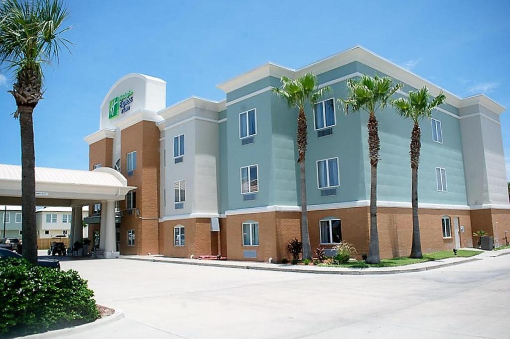 Holiday Inn Express Hotel and Suites Port Aransas/Beach Area an IHG Hotel - image 2