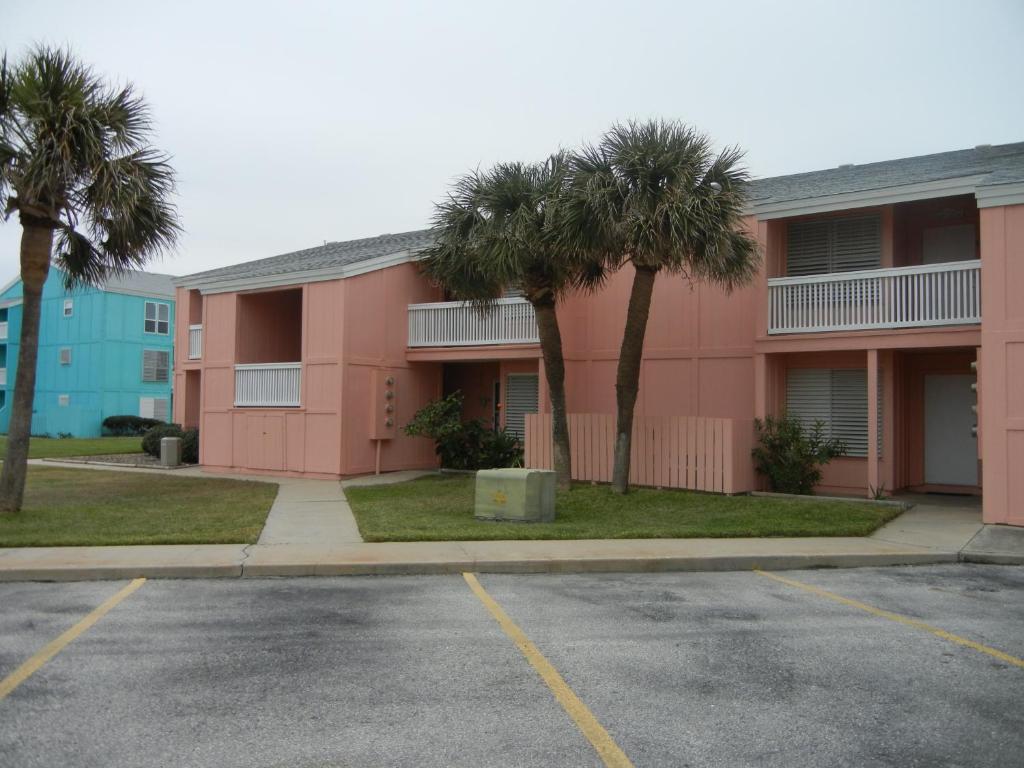 Executive Keys Condominiums on the Beach - image 4