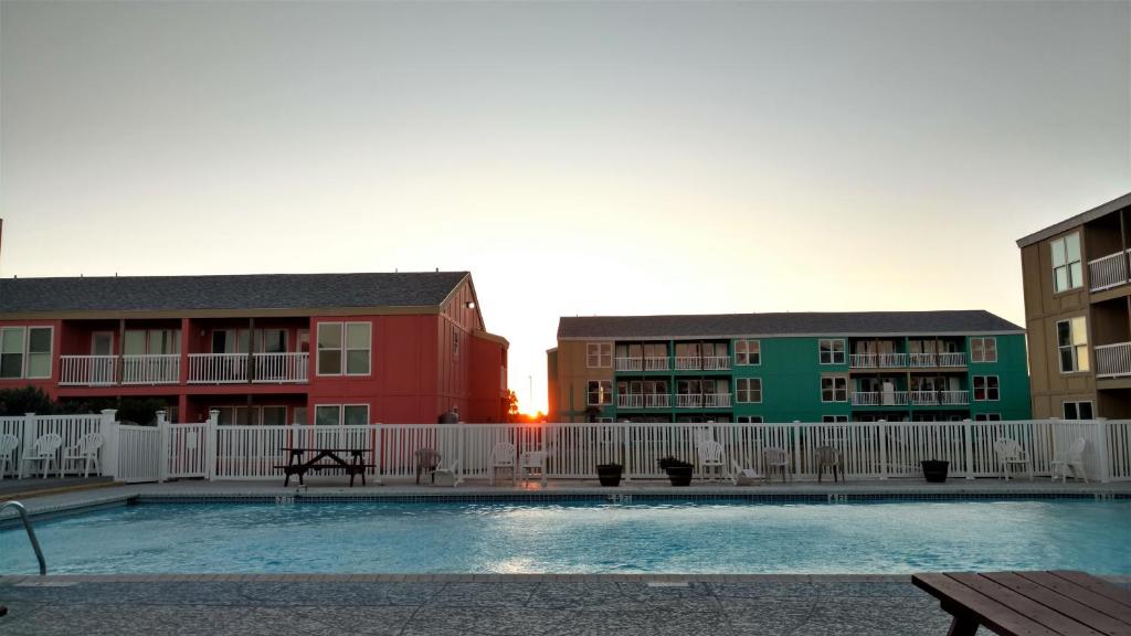 Executive Keys Condominiums on the Beach - image 5