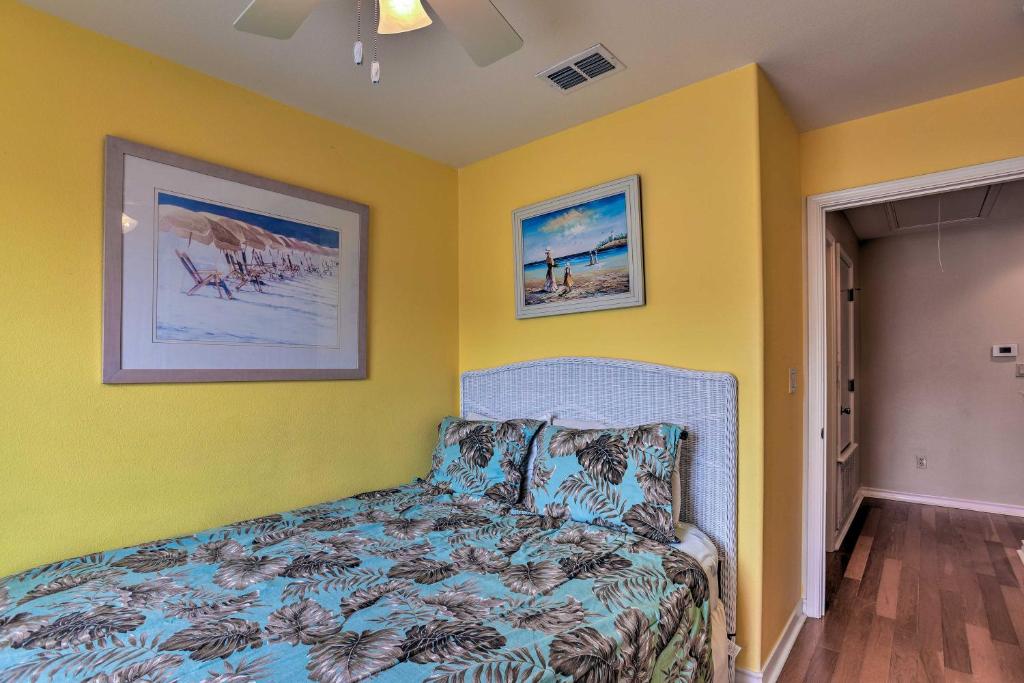 Port Aransas Condo with On-site Pool - Walk to Beach! - image 2