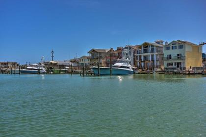 Large Golf-View Port Aransas Condo - Walk to Beach - image 3