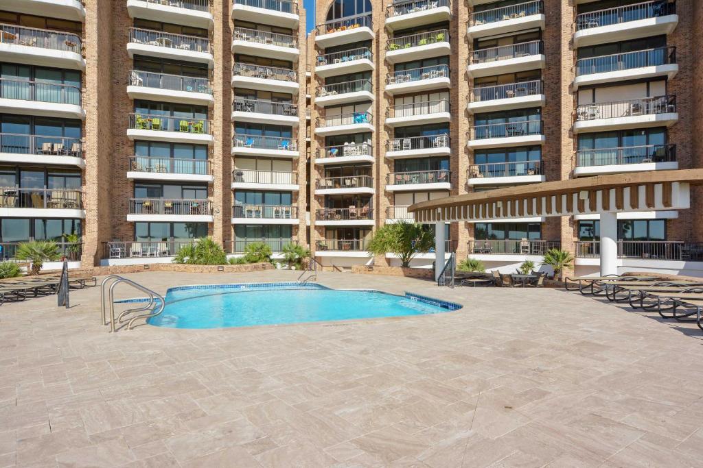 Beachfront Port Aransas Condo with Pool Access! - image 2