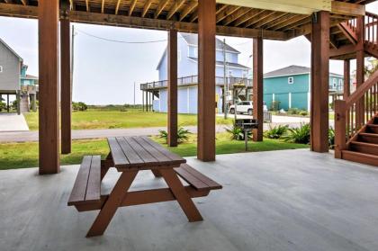 Texas Beach House with Views Ferry to Galveston! - image 13