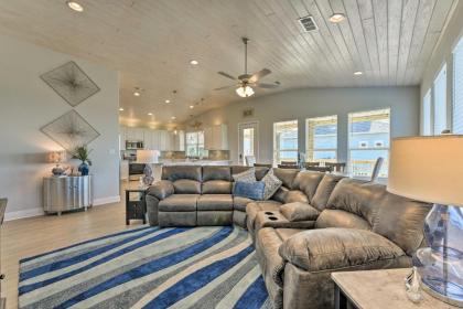 Luxe Crystal Beach Home   100 Steps to Beach Texas