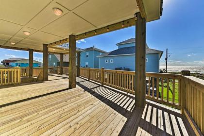 Luxe Crystal Beach Home - 100 Steps to Beach! - image 12