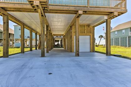 Luxe Crystal Beach Home - 100 Steps to Beach! - image 7