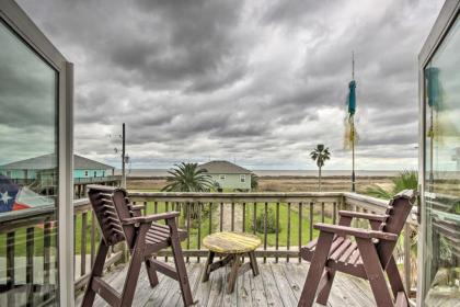 Spacious Sooner Star Beach House Steps to Beach! - image 14