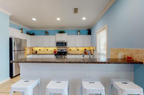 Surfside Oasis - image 4