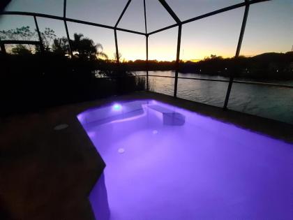 Stunning BRAND NEW 3 bed home fabulous pool overlooking river - image 10