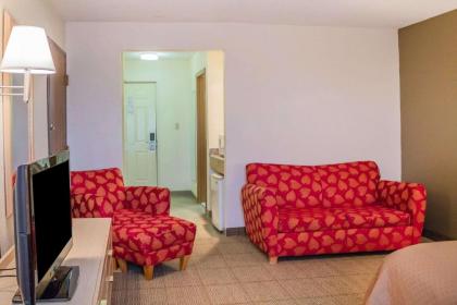 Quality Inn Port Clinton - image 12