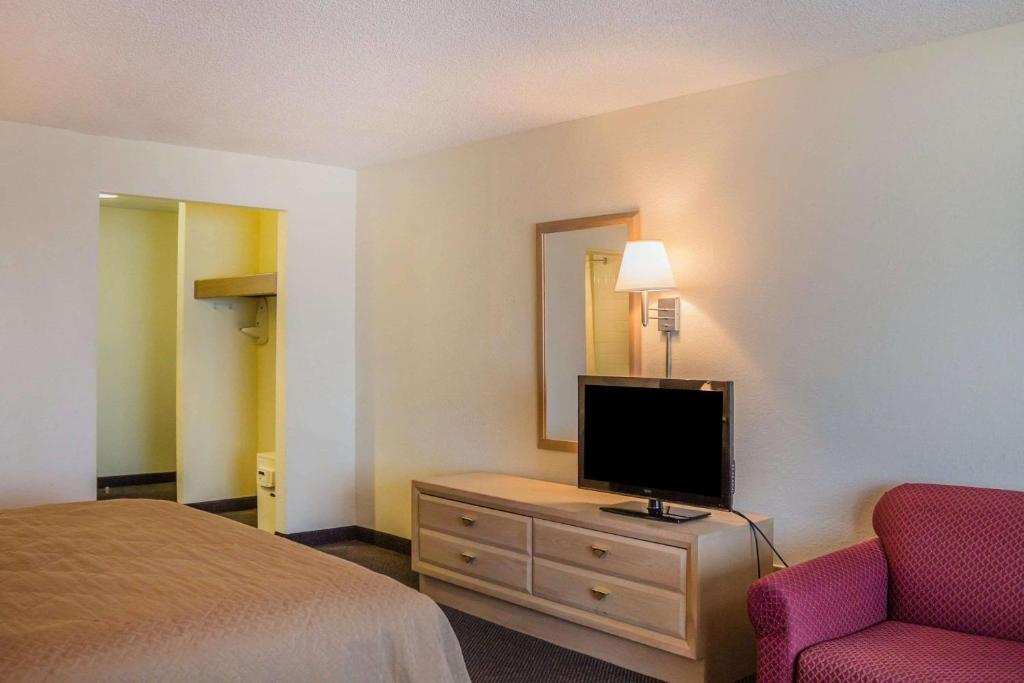 Quality Inn Port Clinton - image 7