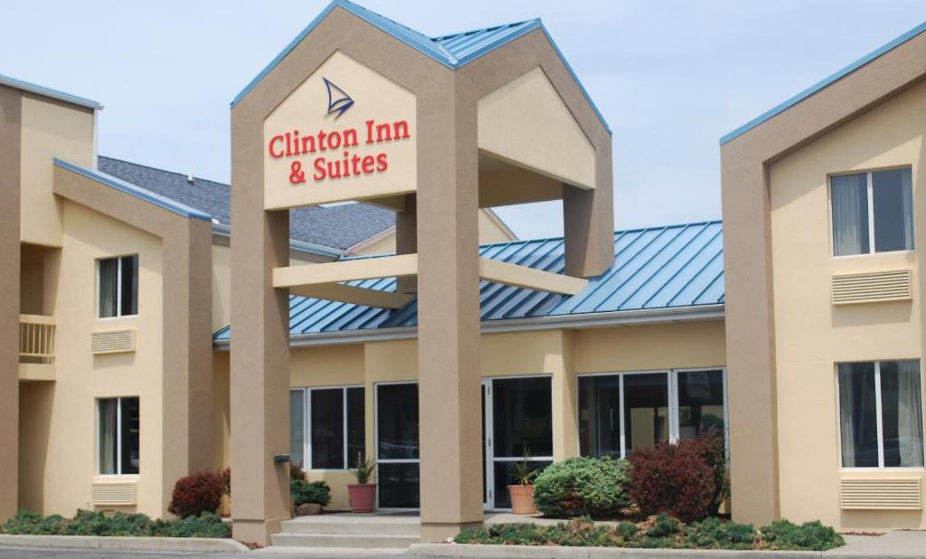 Clinton Inn & Suites - main image