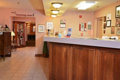 OurGuest Inn & Suites Downtown Port Clinton - image 12