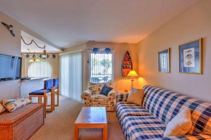 Charming Port Clinton Condo with Community Amenities - image 3