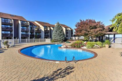 Lakeside Port Clinton Condo with Pool Access and View! - image 6