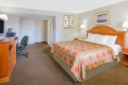 Days Inn by Wyndham Port Huron - image 12