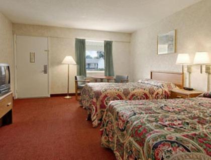 Days Inn by Wyndham Port Huron - image 6