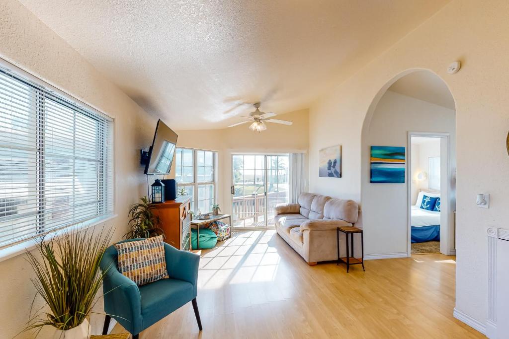 Long Island Village Unit 819 Oyster Island Breeze - main image