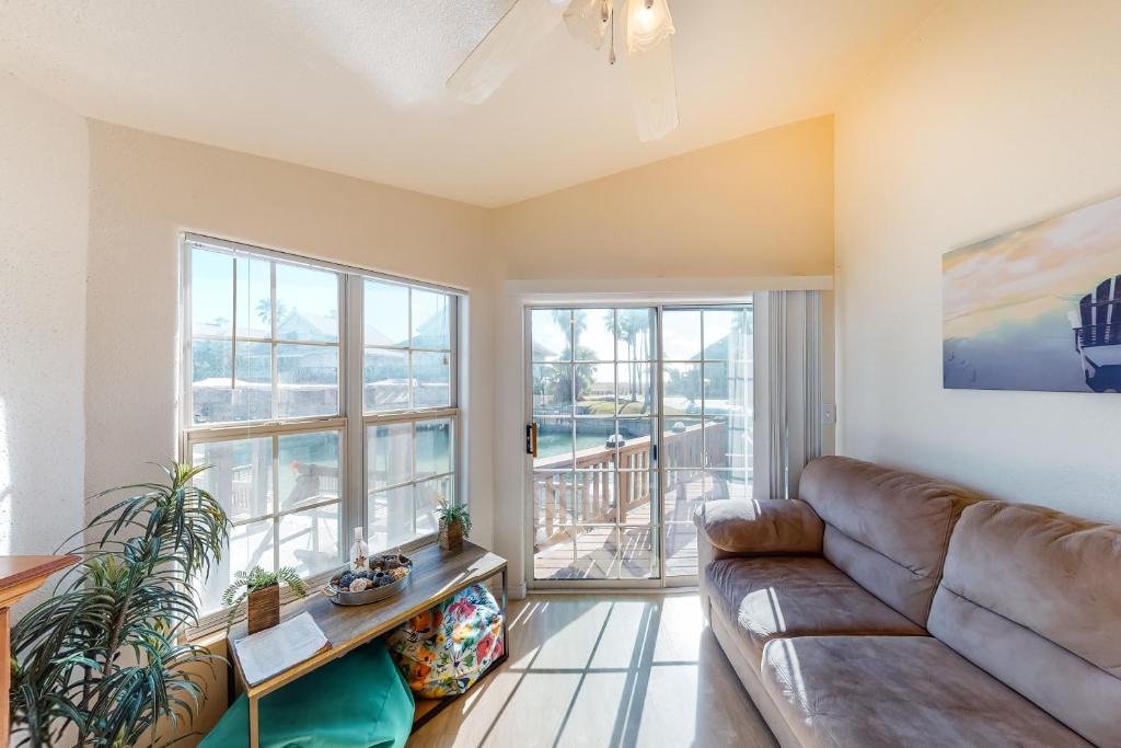 Long Island Village Unit 819 Oyster Island Breeze - image 3