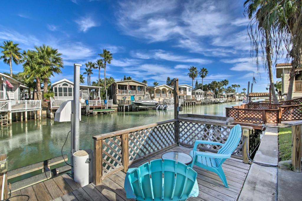 Waterfront Port Isabel Cottage with Deck! - main image