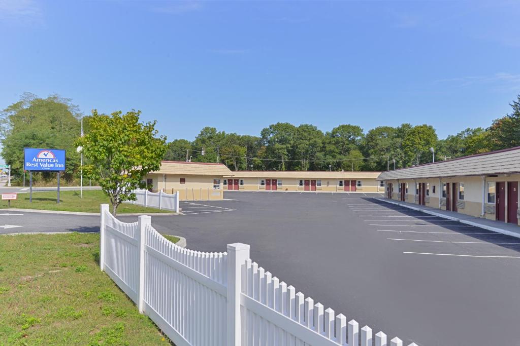 Americas Best Value Inn - Port Jefferson Station - Long Island - main image