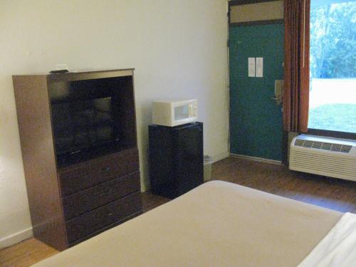 Americas Best Value Inn Port Lavaca - image 7