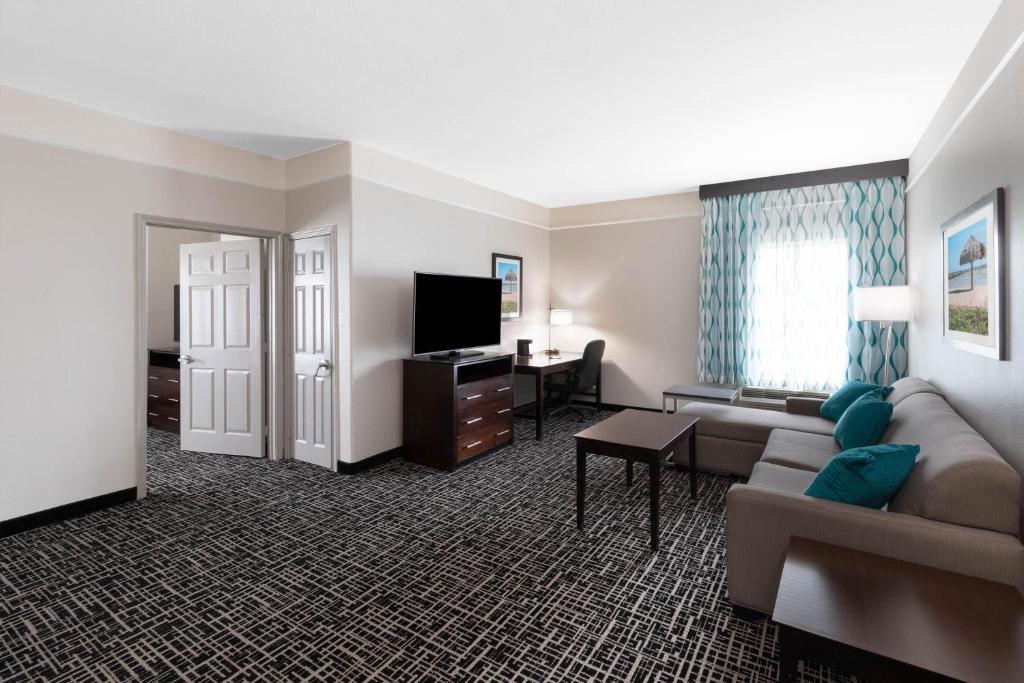 La Quinta by Wyndham Port Lavaca - image 7