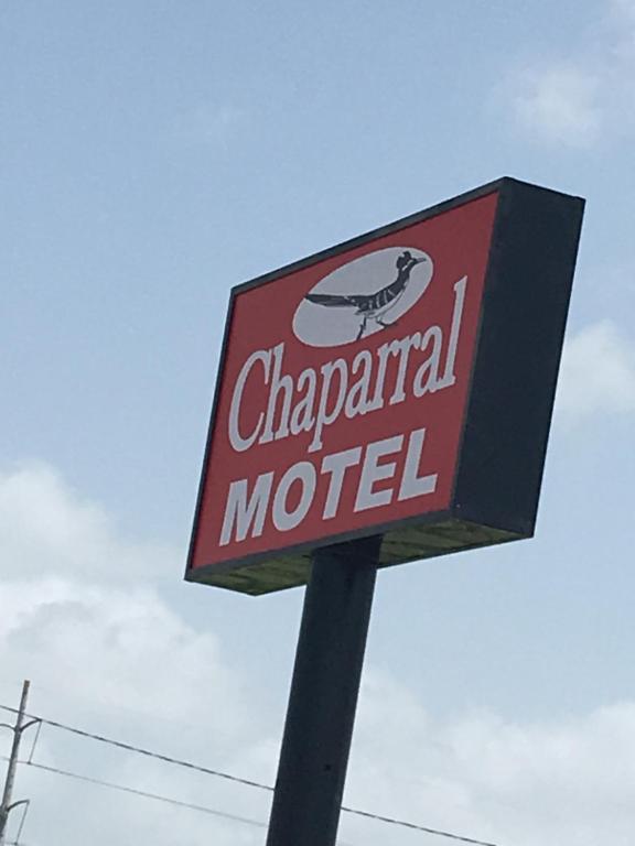 Chaparral Motel - main image