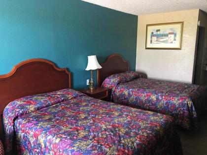 Chaparral Motel - image 15