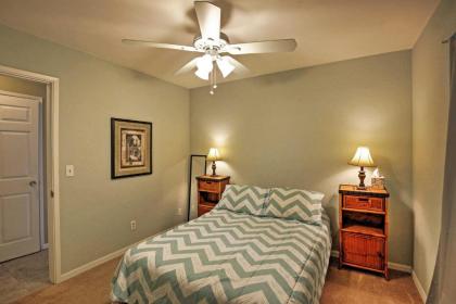 Pet-Friendly Daytona Beach Home Walk to the Ocean - image 12