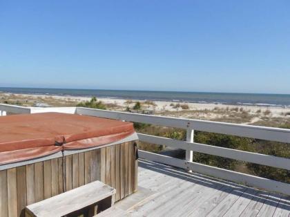 This 3 bedroom 2 Bath home sleeps 6 has everything you need for your vacation! - image 15