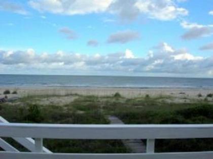 This 3 bedroom 2 Bath home sleeps 6 has everything you need for your vacation! - image 16