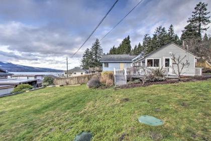 Idyllic Waterfront Cottage with Beach and Sunset Views! - image 15