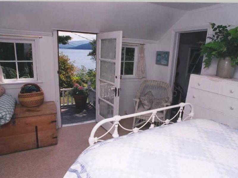 Bay Cottage - image 7