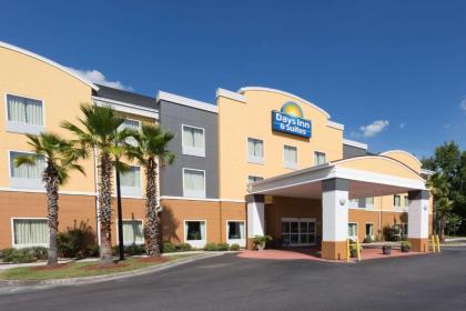 Days Inn & Suites by Wyndham Savannah North I-95 - image 13