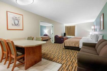 Quality Inn & Suites Savannah North - image 10