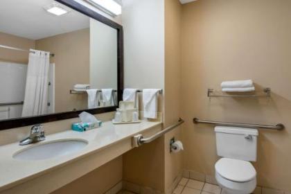 Quality Inn & Suites Savannah North - image 12