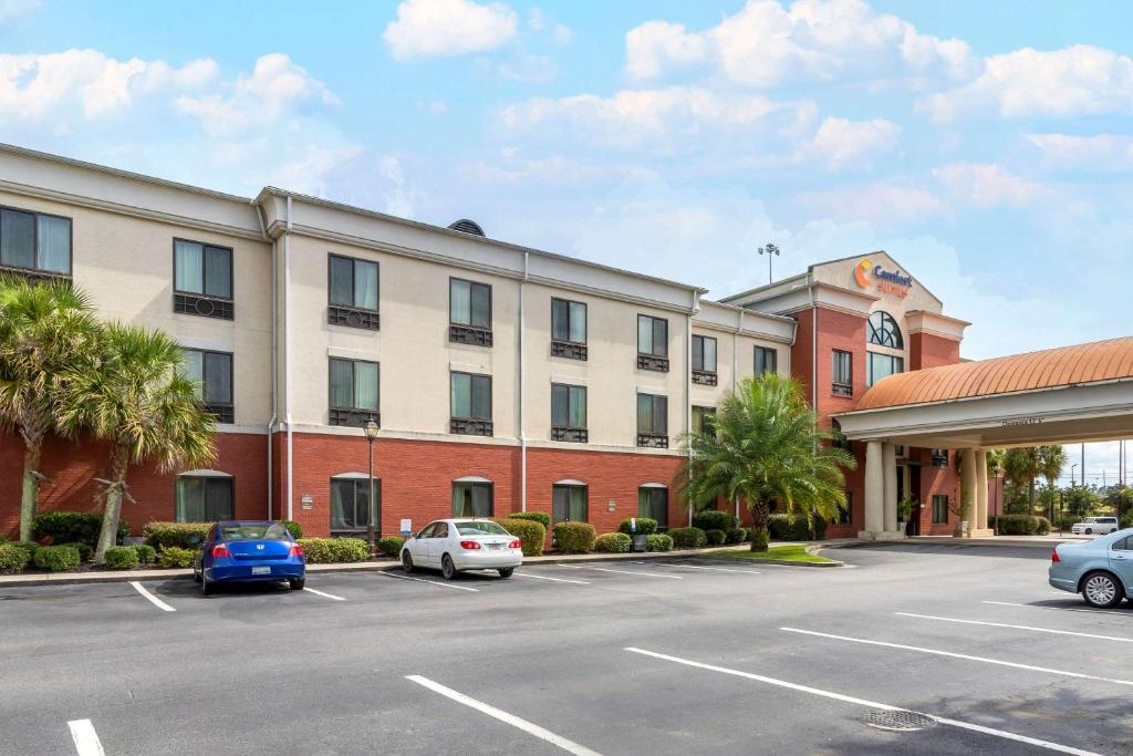 Comfort Suites Savannah North - image 4