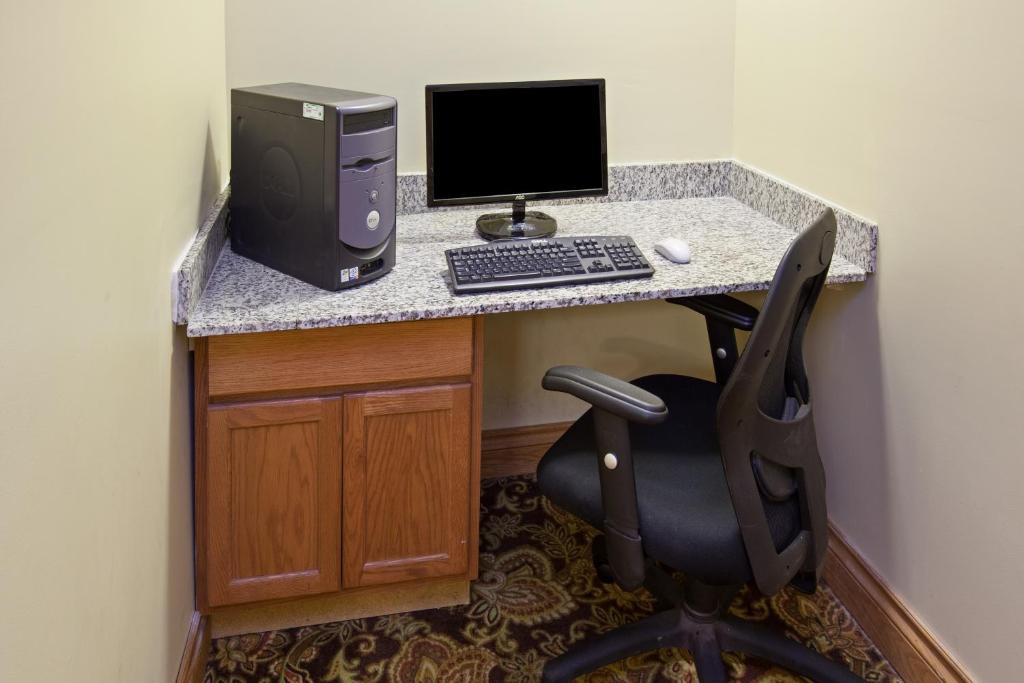 Country Inn & Suites by Radisson Kalamazoo MI - image 2