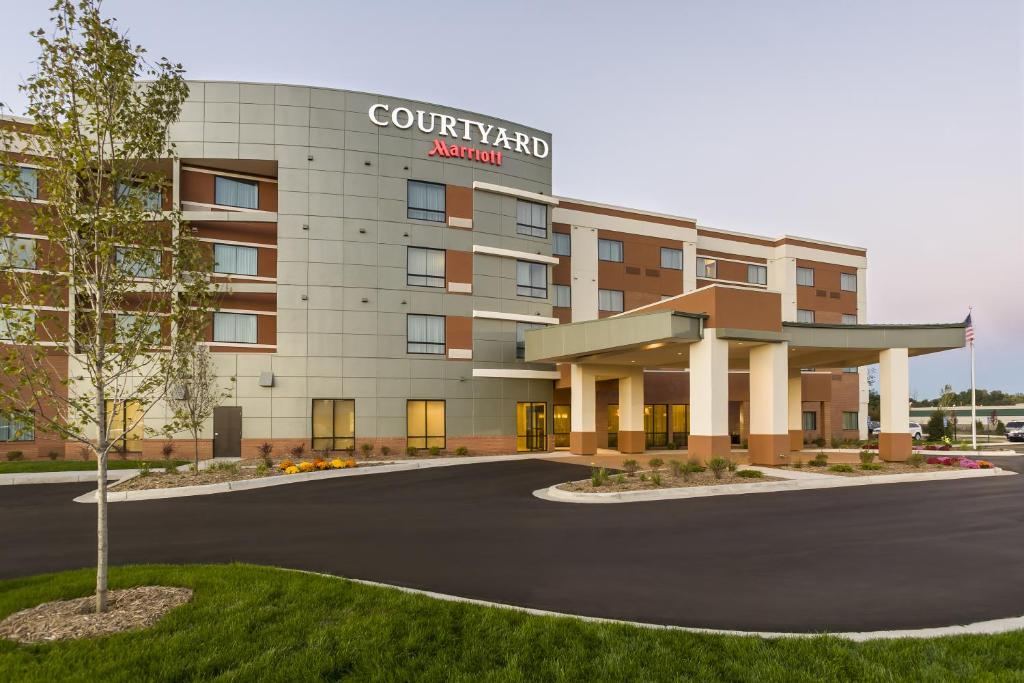 Courtyard by Marriott Kalamazoo Portage - main image