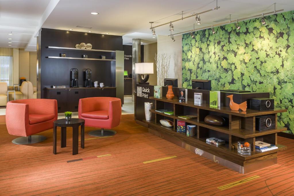 Courtyard by Marriott Kalamazoo Portage - image 7