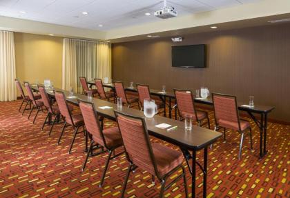 Courtyard by Marriott Kalamazoo Portage - image 8