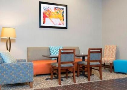 Hampton Inn Kalamazoo - image 7