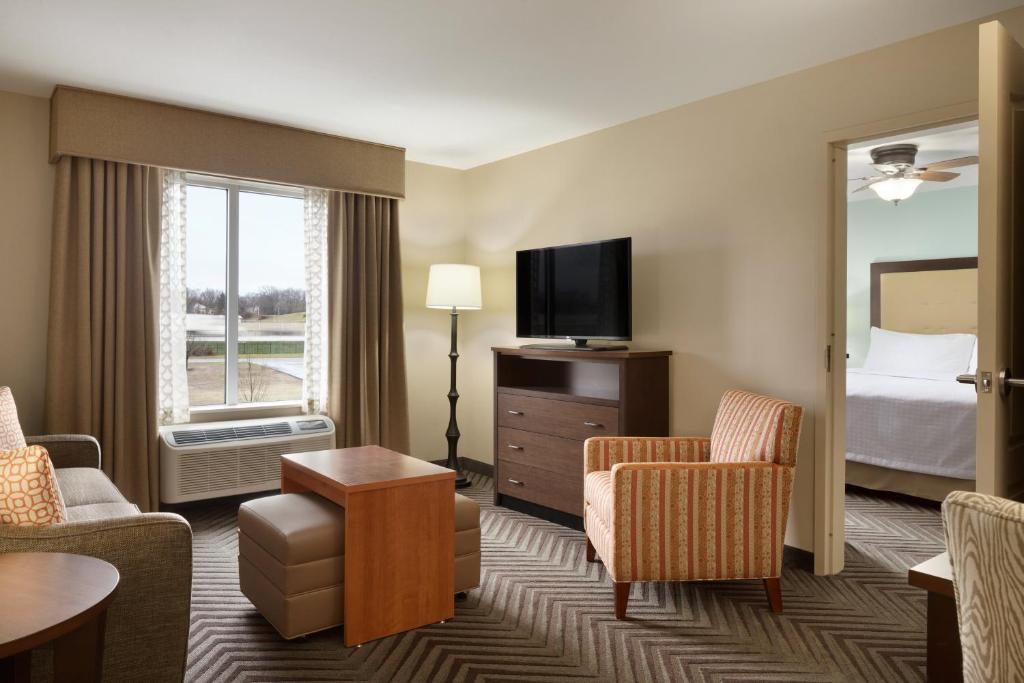 Homewood Suites by Hilton Kalamazoo-Portage - image 4