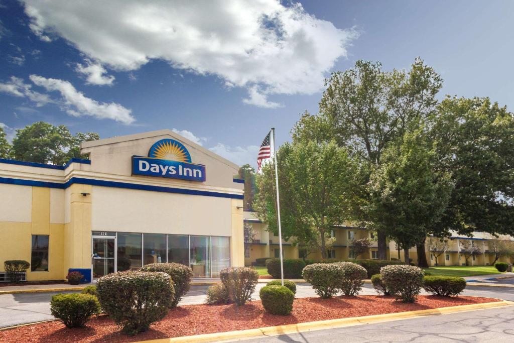 Days Inn by Wyndham Portage - main image