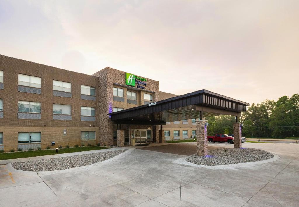 Holiday Inn Express & Suites - Portage an IHG Hotel - main image