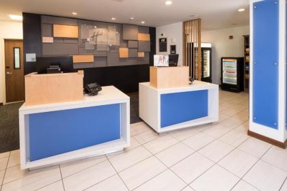 Holiday Inn Express & Suites - Portage an IHG Hotel - image 12