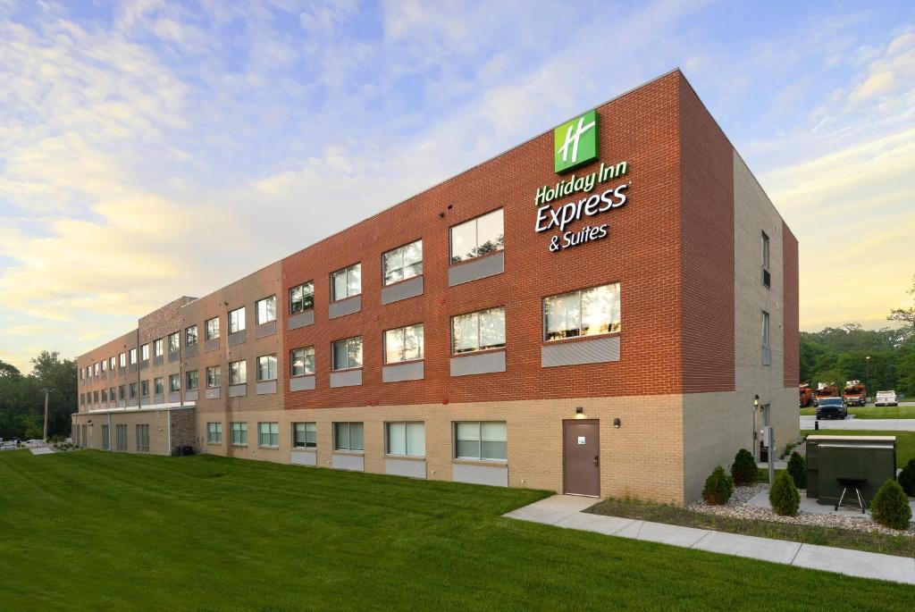 Holiday Inn Express & Suites - Portage an IHG Hotel - image 7