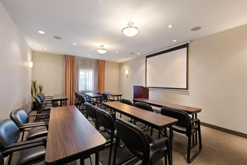 Extended Stay America Suites - Houston - Kingwood - image 4